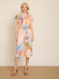 BGN Sukienka ze wzorem rozmiar: 36. Sukienki BGN, na co dzień, bez wzorów, z tkaniny, bez kołnierzyka, bez ramiączek, midi, proste. Za 143,99 zł.