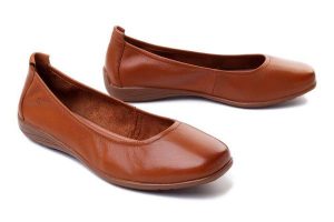 JOSEF SEIBEL 74801 133 240 FENJA 01 camel, baleriny/czółenka damskie. Brązowe balerinki Josef Seibel, bez wzorów, ze skóry, bez obcasa, bez zapięcia. Za 339,90 zł.