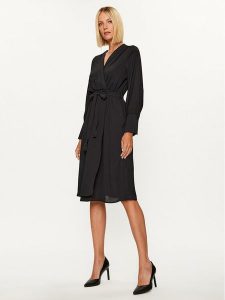 Rinascimento Sukienka codzienna CFC0116051003 Czarny Regular Fit. Czarne kombinezony Rinascimento, xs, bez wzorów, z syntetyku, bez kołnierzyka, bez ramiączek. Za 449,99 zł.