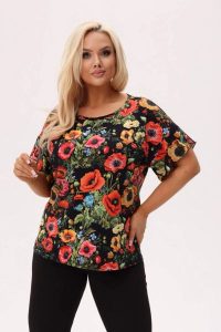 Bluzka MAKOVSKA - print w maki na czarnym tle PLUS SIZE XXL OVERSIZE. Czarne bluzki Moda Size Plus Iwanek, l, bez wzorów, z bawełny, eleganckie, bez kołnierzyka, plus size, bez ramiączek. Za 149,90 zł.