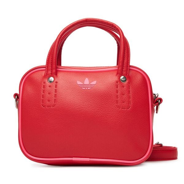 Torebka adidas. Czerwone torebki klasyczne ADIDAS, bez wzorów, bez dodatków. Za 199,99 zł.