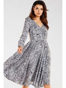 Awama Sukienka w kolorze biało-czarnym rozmiar: M. Białe sukienki Awama, m, bez wzorów, z tkaniny, bez kołnierzyka, bez ramiączek, midi. Za 110,04 zł.