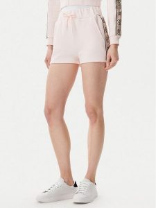 Guess Szorty 147817 Różowy Short Fit. Czerwone spodenki sportowe Guess, xs, z aplikacjami, z syntetyku. Za 159,99 zł.