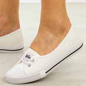 Białe tenisówki damskie Lee Cooper 1791. Białe balerinki Lee Cooper, bez wzorów, z tkaniny, bez obcasa, bez zapięcia. Za 149,00 zł.