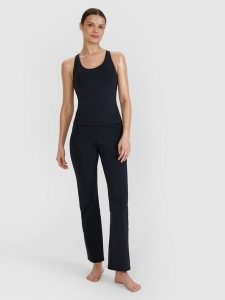 4F Legginsy do jogi i pilatesu z rozszerzanymi nogawkami damskie - czarne XS. Czarne legginsy 4f, bez wzorów, z dzianiny, z podwyższonym stanem. W wyprzedaży za 119,99 zł.