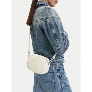 Torebka Guess Jeans. Białe listonoszki Guess Jeans, z aplikacjami, z jeansu, bez dodatków. Za 199,99 zł.