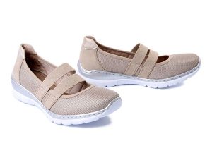 RIEKER L3281-62 beige, półbuty damskie. Brązowe półbuty Rieker, na lato, bez wzorów, bez obcasa, bez zapięcia. Za 255,92 zł.