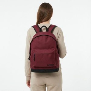 Plecak sportowy PALERMO bordowy 31 x 40 x 12 cm. Brązowe plecaki LEGEA. W wyprzedaży za 52,00 zł.