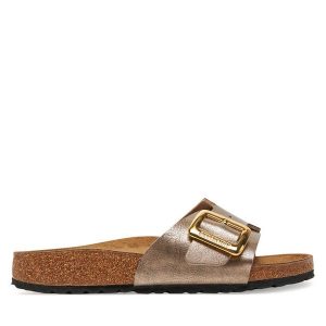 Klapki Birkenstock. Brązowe klapki Birkenstock, bez wzorów, bez obcasa. Za 399,99 zł.
