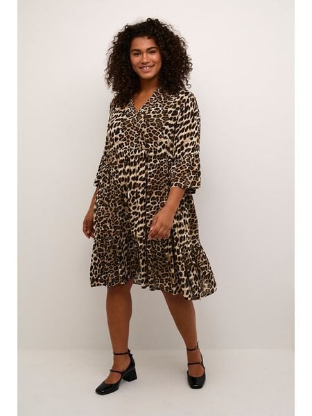 KAFFE curve Sukienka w kolorze jasnobrązowo-czarnym rozmiar: 48. Brązowe sukienki KAFFE curve, bez wzorów, z wiskozy, bez kołnierzyka, bez ramiączek, midi. Za 117,73 zł.