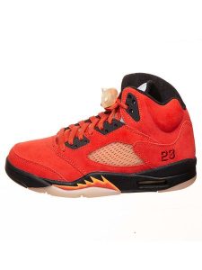 Air Jordan Sneakersy "5 Retro" w kolorze czerwono-czarnym rozmiar: 37,5. Czerwone trampki Air Jordan, bez wzorów, z materiału, za kostkę, bez zapięcia. Za 190,97 zł.