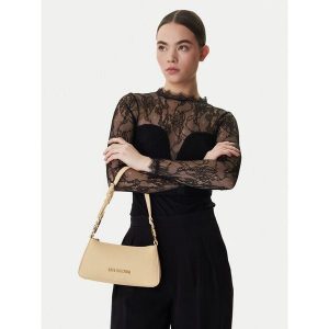 Torebka LOVE MOSCHINO. Brązowe torebki klasyczne LOVE MOSCHINO, bez wzorów, bez dodatków. Za 676,99 zł.