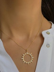 DI GIORGIO Pozłacany naszyjnik z zawieszką - dł. 39 cm rozmiar: onesize. Żółte naszyjniki DI GIORGIO, z cyrkonią, pozłacane. Za 130,99 zł.