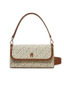 Tommy Hilfiger Torebka AW0AW17341 Beżowy. Brązowe torebki klasyczne TOMMY HILFIGER, bez wzorów, ze skóry, bez dodatków. Za 469,99 zł.