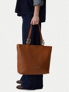 LOVE MOSCHINO Torebka JC4005PP1OLB0200 Brązowy. Brązowe shopper bag LOVE MOSCHINO, bez wzorów, ze skóry, bez dodatków. Za 789,99 zł.