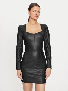 Guess Sukienka z imitacji skóry 4YGK20 7159A Czarny Regular Fit. Czarne kombinezony Guess, z aplikacjami, ze skóry, bez kołnierzyka, bez ramiączek. Za 649,99 zł.