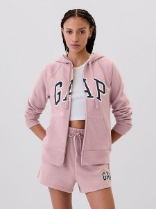 GAP Bluza w kolorze jasnoróżowym rozmiar: M. Różowe bluzy GAP, m, bez wzorów, bez kaptura. Za 136,13 zł.