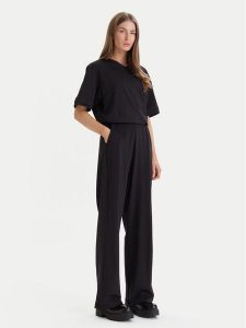 G-Star Raw Kombinezon D28670-B771 Czarny Relaxed Fit. Czarne kombinezony G-Star Raw, m, bez wzorów, z bawełny, retro, bez kołnierzyka, bez ramiączek. Za 389,99 zł.