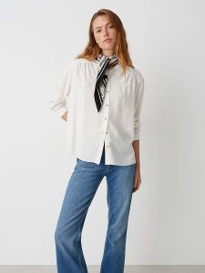 OPUS Bluzka w kolorze białym rozmiar: 40. Białe bluzki Opus, bez wzorów, bez kołnierzyka, bez ramiączek. Za 152,26 zł.