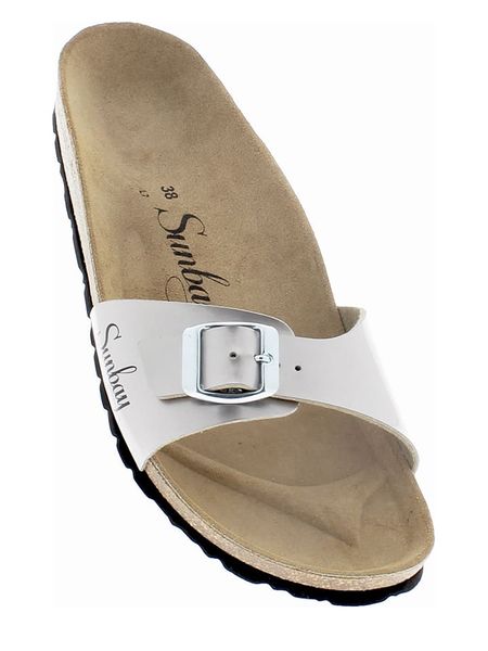 Sunbay Klapki "Jasmin" w kolorze srebrnym rozmiar: 41. Szare klapki Sunbay, bez wzorów, z otwartym noskiem, bez obcasa. Za 139,95 zł.