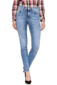 WRANGLER HIGH RISE SKINNY BEST BLUE W27HX794O 112128148. Niebieskie rurki Wrangler, z jeansu. W wyprzedaży za 89,99 zł.