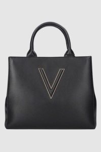 VALENTINO Czarna torebka Coney Shopping. Czarne torebki klasyczne Valentino by Mario Valentino, bez wzorów, duże, bez dodatków. W wyprzedaży za 469,99 zł.