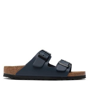 Klapki Birkenstock. Niebieskie klapki Birkenstock, bez wzorów, bez obcasa. Za 339,99 zł.