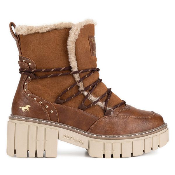 Trzewiki Mustang. Brązowe botki Mustang, bez wzorów, bez obcasa, na płaskiej podeszwie, bez zapięcia. Za 293,99 zł.