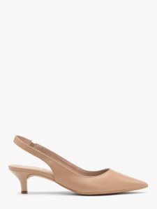 Beżowe czółenka slingback na obcasie typu kaczuszka SARAH. Brązowe czółenka Ryłko, bez wzorów, z gumy, bez obcasa, na obcasie, bez zapięcia. Za 379,99 zł.