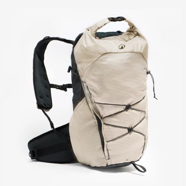Plecak turystyczny Quechua MH500 Light 22 l. Brązowe plecaki QUECHUA. Za 269,99 zł.