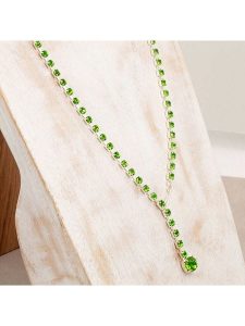 MENTHE À L'O Naszyjnik z kryształami - dł. 70 cm rozmiar: onesize. Szare naszyjniki MENTHE À L'O, z kryształem, ze stali. Za 98,87 zł.