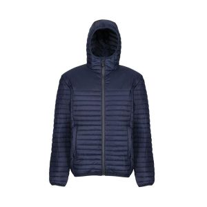 Kurtka puchowa z recyklingowanego poliestru Regatta. Niebieskie kurtki Regatta, bez wzorów, z puchu, bez kaptura. Za 399,00 zł.