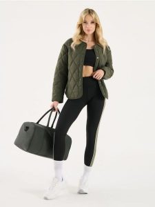Legginsy z kontrastowym lampasem - wielobarwny. Legginsy Sinsay, bez wzorów. W wyprzedaży za 22,99 zł.