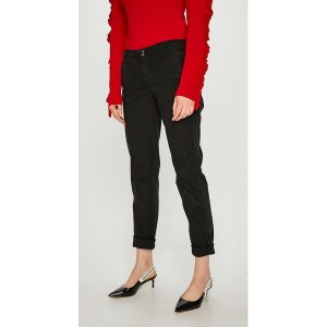 Guess Jeans - Spodnie Berta. Chinosy marki Guess Jeans. W wyprzedaży za 329,90 zł.