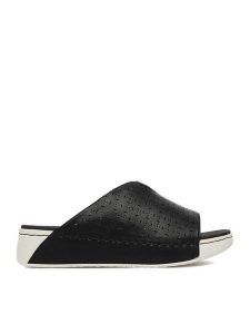 Go Soft Klapki CEO-R26SS02248 Czarny. Czarne klapki Go Soft, bez wzorów, ze skóry, bez obcasa. Za 119,99 zł.