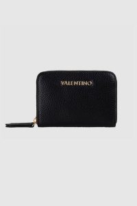 VALENTINO Zestaw czarny portfel damski z lusterkiem. Czarne portfele Valentino by Mario Valentino, bez wzorów, ze skóry. W wyprzedaży za 299,99 zł.