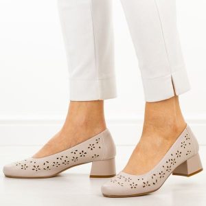 J.Szare czółenka damskie na obcasie Sergio Leone Sk180. Szare czółenka Sergio Leone, bez wzorów, z materiału, z okrągłym noskiem, bez obcasa, na obcasie, bez zapięcia. Za 179,00 zł.