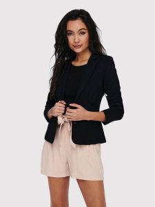 ONLY Marynarka Poptrash 15153144 Czarny Regular Fit. Czarne marynarki i żakiety ONLY, s, bez wzorów, z syntetyku. Za 229,99 zł.