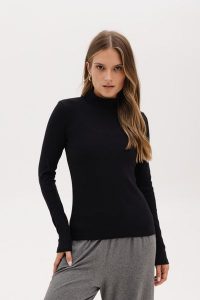 BLUZKA AMY CZARNA S - Flawless. Czarne bluzki Flawless, s, bez wzorów, z bawełny, biznesowe, bez kołnierzyka, bez ramiączek. Za 186,15 zł.