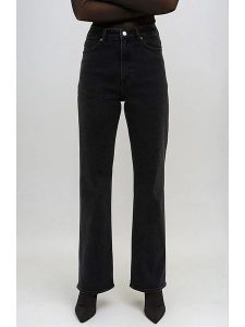 Monki Dżinsy - Regular fit - w kolorze czarnym rozmiar: W26. Czarne jeansy Monki, z aplikacjami, ze skóry, z podwyższonym stanem. Za 64,45 zł.