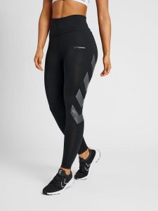 Damskie wysokie legginsy Hummel MT Paris. Czarne legginsy Hummel, bez wzorów, z dżerseju, z podwyższonym stanem. Za 269,50 zł.