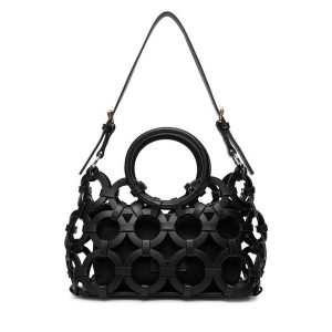 Torebka GINO ROSSI. Czarne torebki klasyczne Gino Rossi, bez wzorów, bez dodatków. Za 299,99 zł.