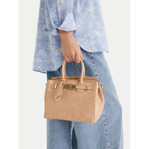 Torebka Nine West. Brązowe kuferki Nine West, bez wzorów, bez dodatków. Za 199,99 zł.