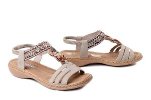 RIEKER 61855-62 beige, sandały damskie. Brązowe sandały Rieker, bez wzorów, z gumy, bez obcasa, bez zapięcia. Za 255,92 zł.