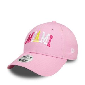 Czapka z daszkiem New Era. Czerwone czapki New Era, bez wzorów. Za 89,99 zł.