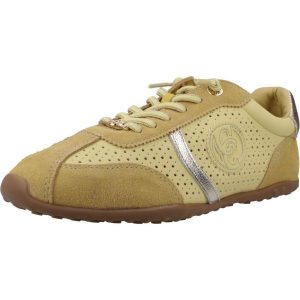 Buty CARMELA 163109C Żółty. Żółte buty trekkingowe Carmela, ze skóry, bez zapięcia. Za 368,99 zł.