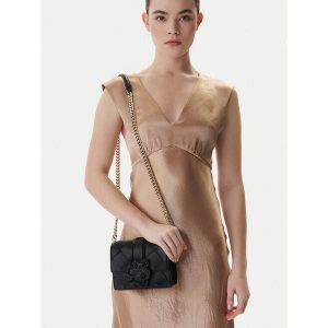 Torebka Just Cavalli. Czarne torebki klasyczne Just Cavalli, bez wzorów, bez dodatków. Za 566,99 zł.