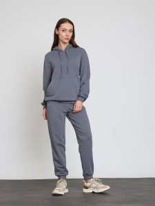 BGN Spodnie dresowe w kolorze szarym rozmiar: 36. Szare spodnie dresowe BGN, bez wzorów, z dresówki. Za 108,99 zł.