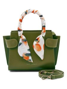 ATELIERS SAINT GERMAIN Skórzana torebka w kolorze oliwkowym - 19 x 17 x 9 cm rozmiar: onesize. Zielone torebki klasyczne ATELIERS SAINT GERMAIN, bez wzorów, z materiału, przez ramię, bez dodatków. Za 486,95 zł.