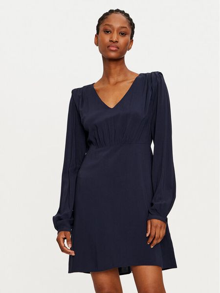 ONLY Sukienka codzienna Nova 15331918 Granatowy Regular Fit. Niebieskie kombinezony ONLY, s, bez wzorów, z wiskozy, bez kołnierzyka, bez ramiączek. Za 79,99 zł.